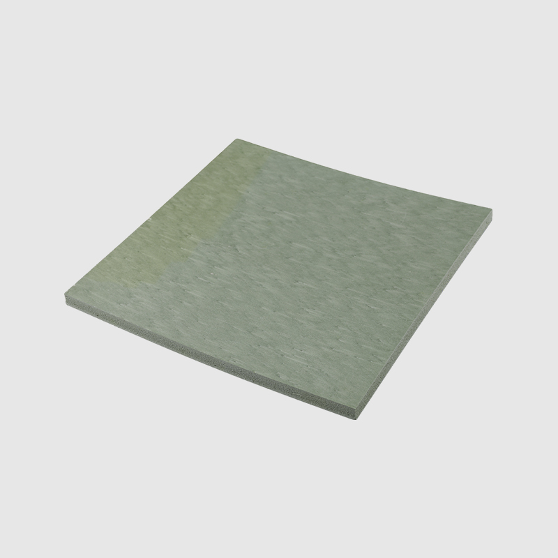 Placă de pvc cu model de lemn de 12 mm, albă, în relief.